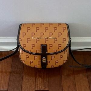 Dooney & Bourke Tan Monogram Pittsburgh Pirates leather crossbody field bag